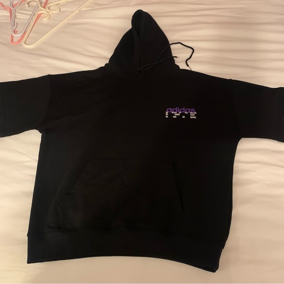 Adidas short sleeve hoodie sweater - Picture 2 of 4